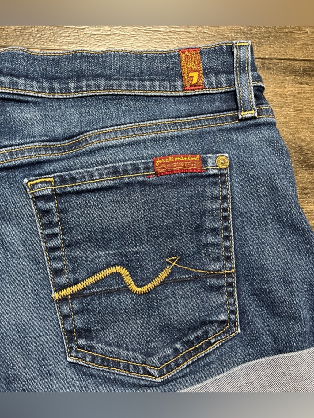 7 For All Mankind Womens Cuffed Denim Shorts Size 27 Dark Wash AU503644A EUC - Picture 3 of 8